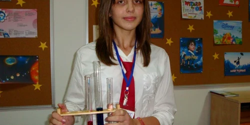 Corina Mortici este olimpică la chimie