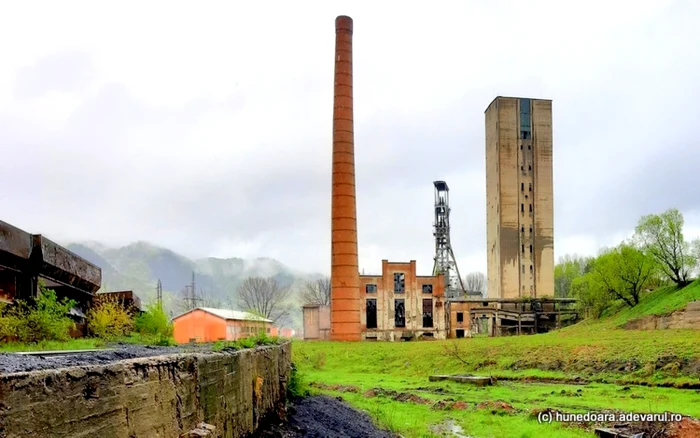 valea jiului cladiri foto daniel guta adevarul