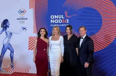 Nadia Comăneci, Bart Conner cu Andreea Răducan și Monica Roșu FOTO Facebook jpg