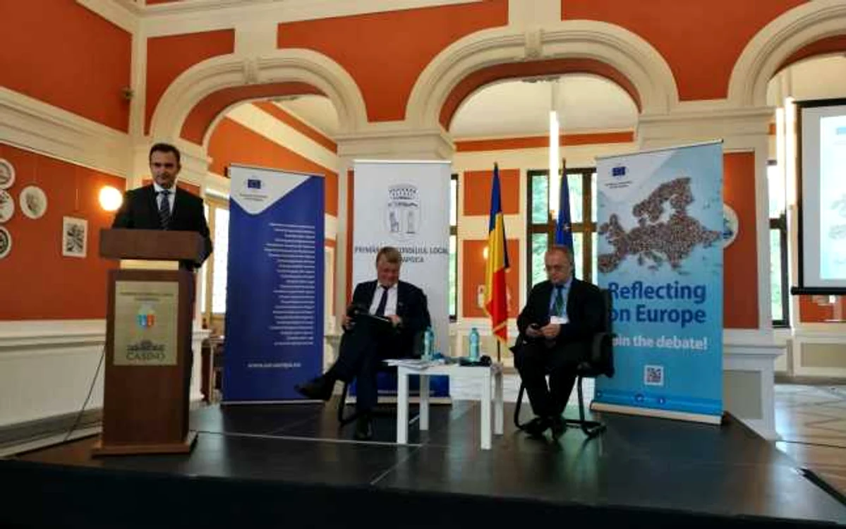 Preşedintele Comietului European al Regiunilor, Markku Markkulla şi Emil Boc. FOTO: Remus Florescu