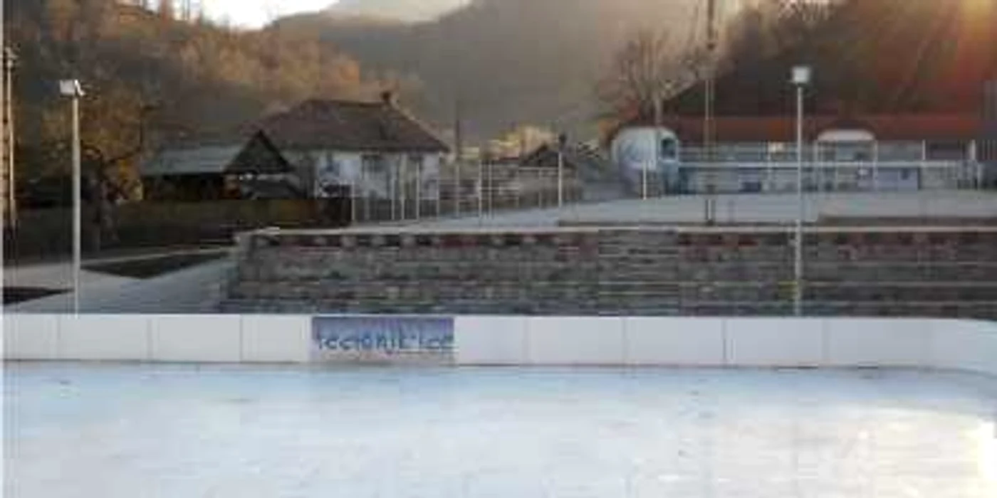 Patinoarul de la Zlatna