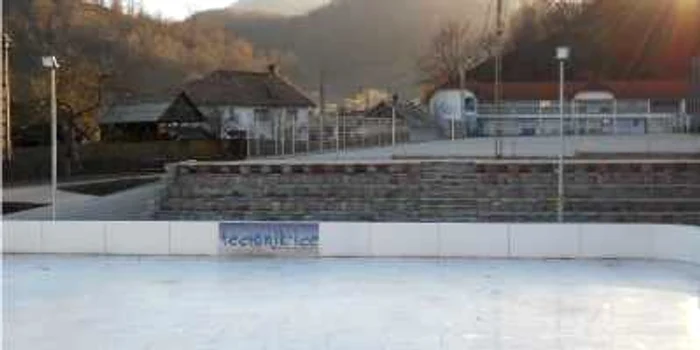 Patinoarul de la Zlatna