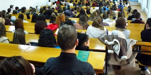 Curs de jurnalism pentru liceeni la Universitatea Andrei Şaguna din Constanţa