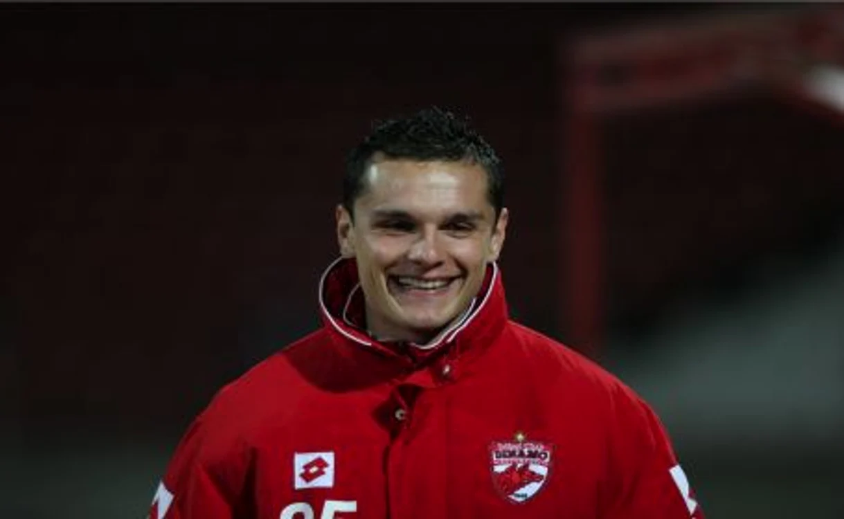 
    Vlad Munteanu  