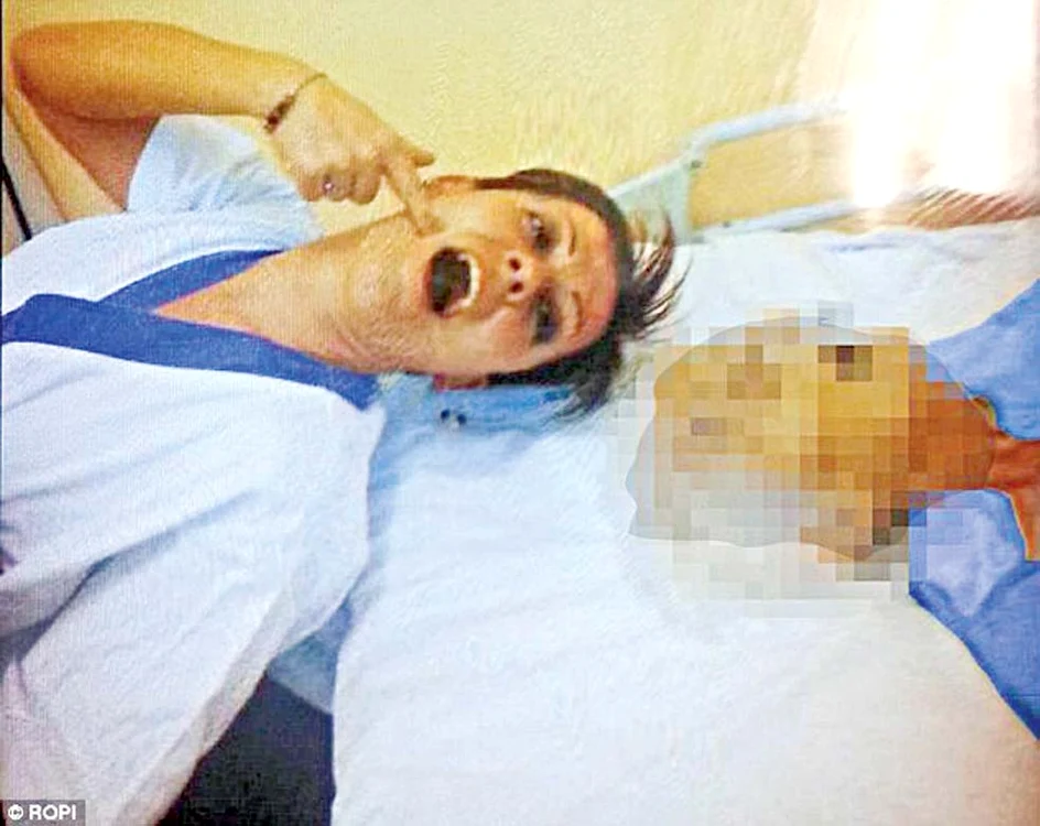 Pozele ei lângă cadavre au îngrozit lumea