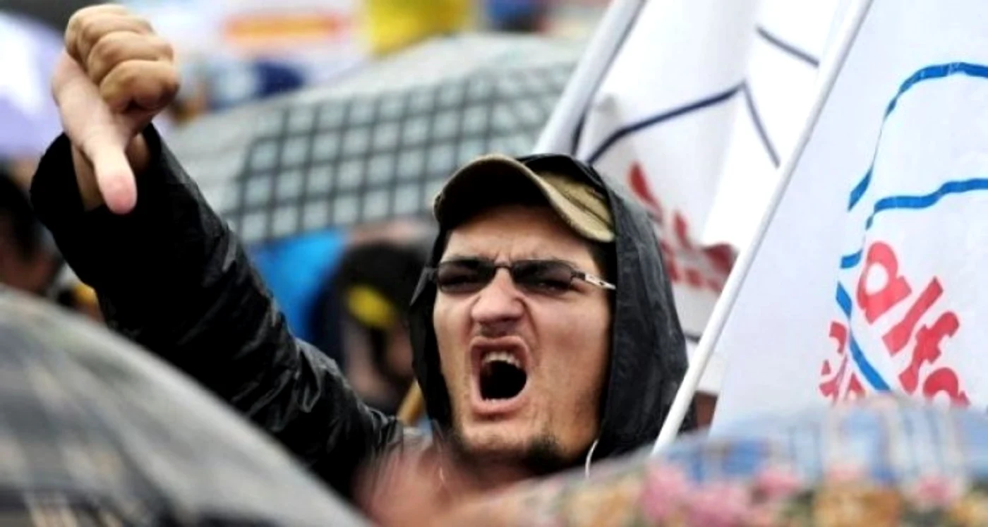 
    Sindicaliștii de la Cartel Alfa au început protestele la Baia Mare  