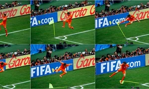 Huntelaar sare  precum luptătorii  de kung fu    jpeg