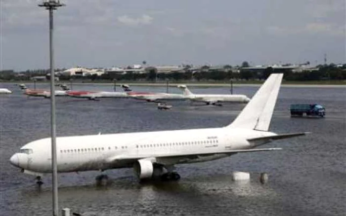 Aeroportul Don Muang, "cucerit" de ape