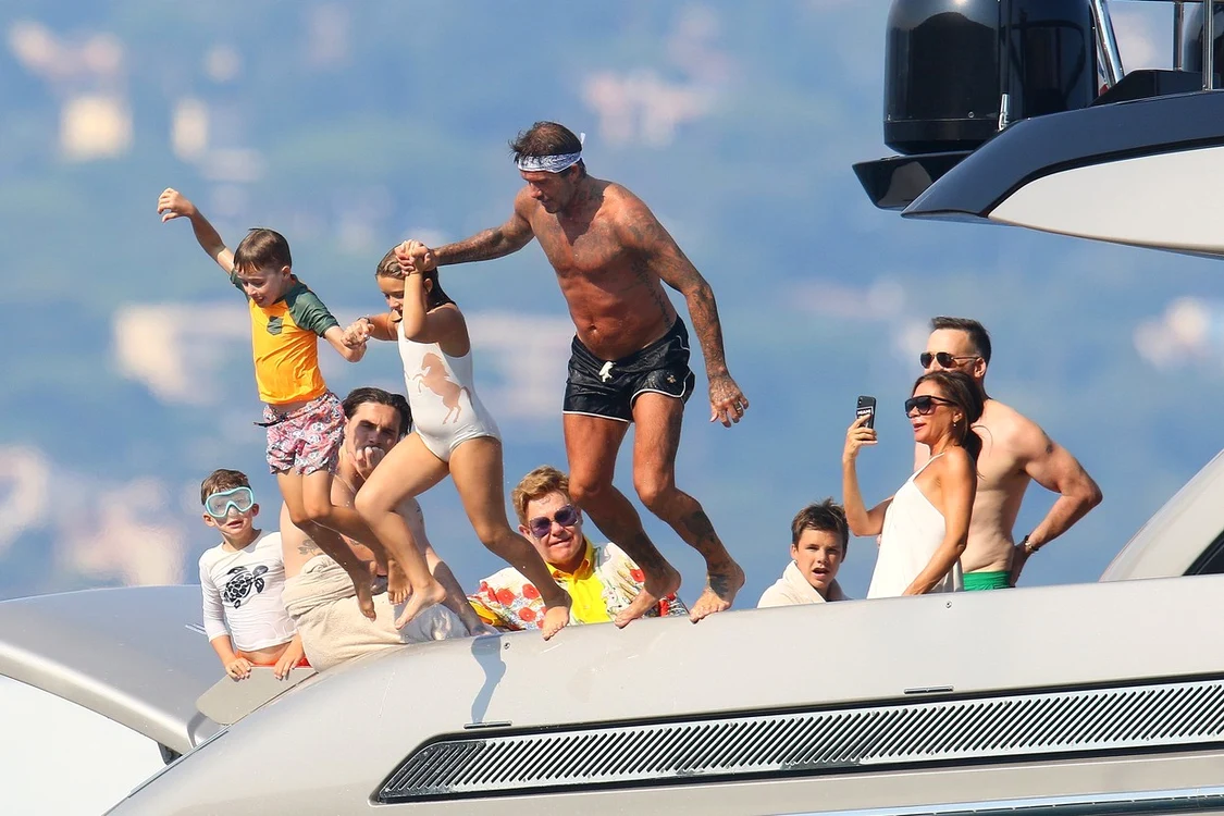 6 david si victoria beckham tandri pe iahtul lui elton john 3 jpg jpeg