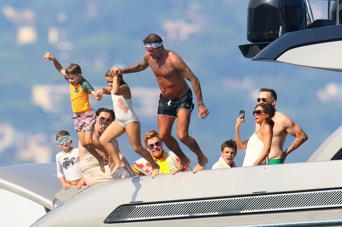 6 david si victoria beckham tandri pe iahtul lui elton john 3 jpg jpeg