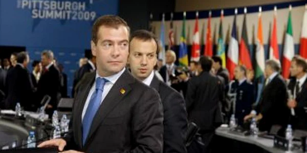 Medvedev: Iranul să coopereze cu Agenţia Internaţională a Energiei Atomice