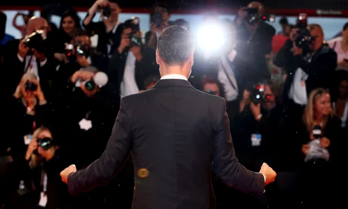 actor pe covorul roșu  foto   Shutterstock jpg