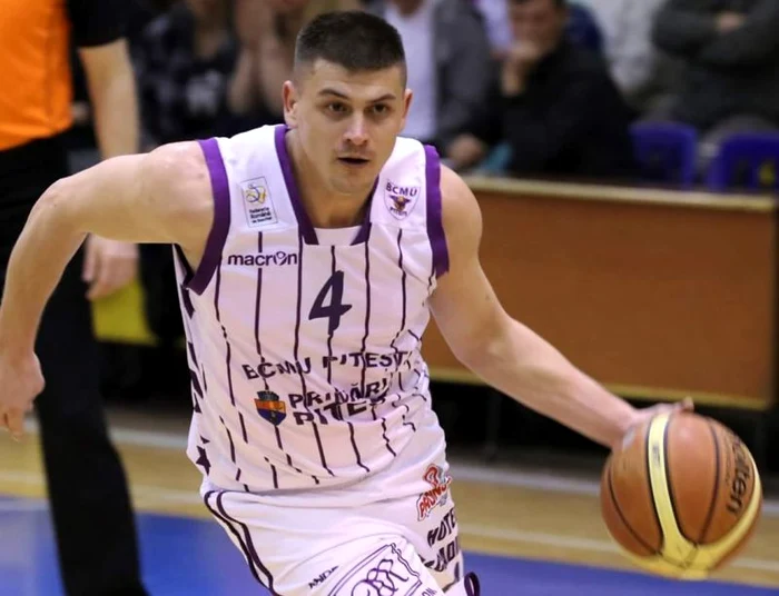 Adrian Tudor este jucător profesionist de baschet