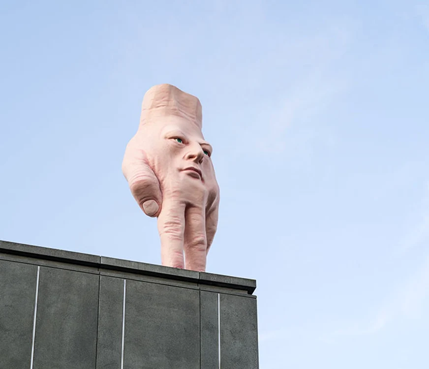 Pe locul I se află o statuie din Noua Zeelandă