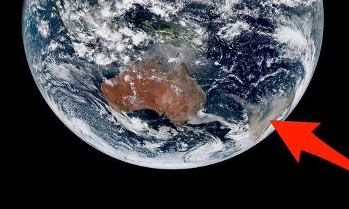 Norul toxic produs de  incendiu a fost filmat  de satelitul Hamawari 8,  la 2 ianuarie 2020 jpeg