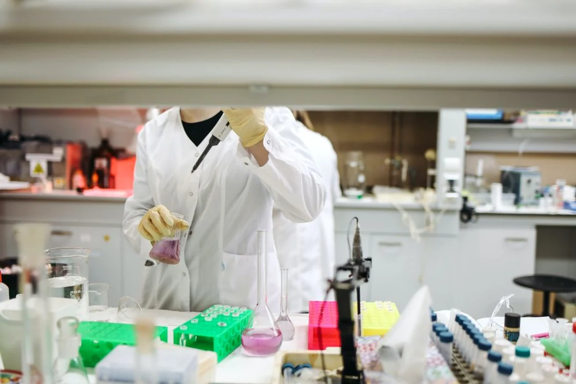 Faptele s-ar fi petrecut chiar în laboratorul de Religie de la Colegiul Agricol “Gheorghe Ionescu-Siseşti”