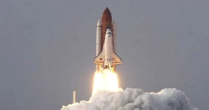 Naveta spaţială Endeavour a fost lansată