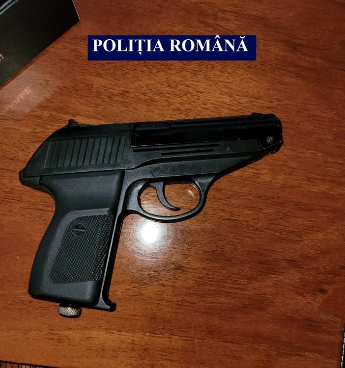 Arma a fost confiscată de poliţişti FOTO IPJ Călăraşi