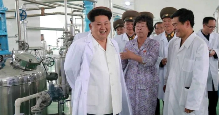 Kim Jong-un, în vizită la Institutul Bio-Tehnologic din Phenian FOTO KCNA via Daily Beast