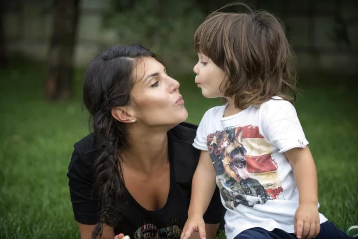 Florina împreună cu fiul ei Mihăiță