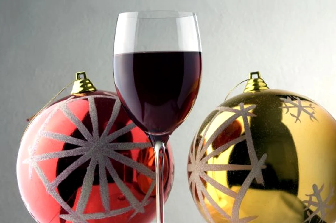 
    Ca oricare altă băutură alcoolică, vinul nu e recomandat să fie consumat în cantităţi foarte mari  