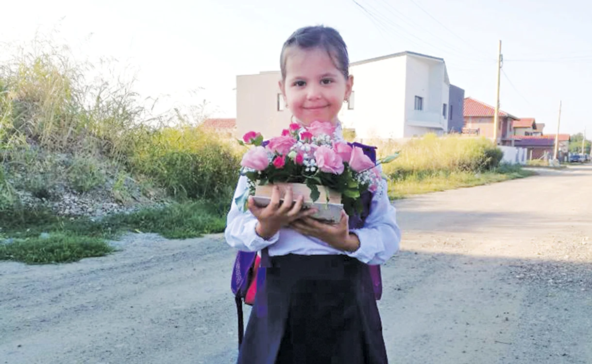Larissa, în prima zi de şcoalăFoto: arhiva personala