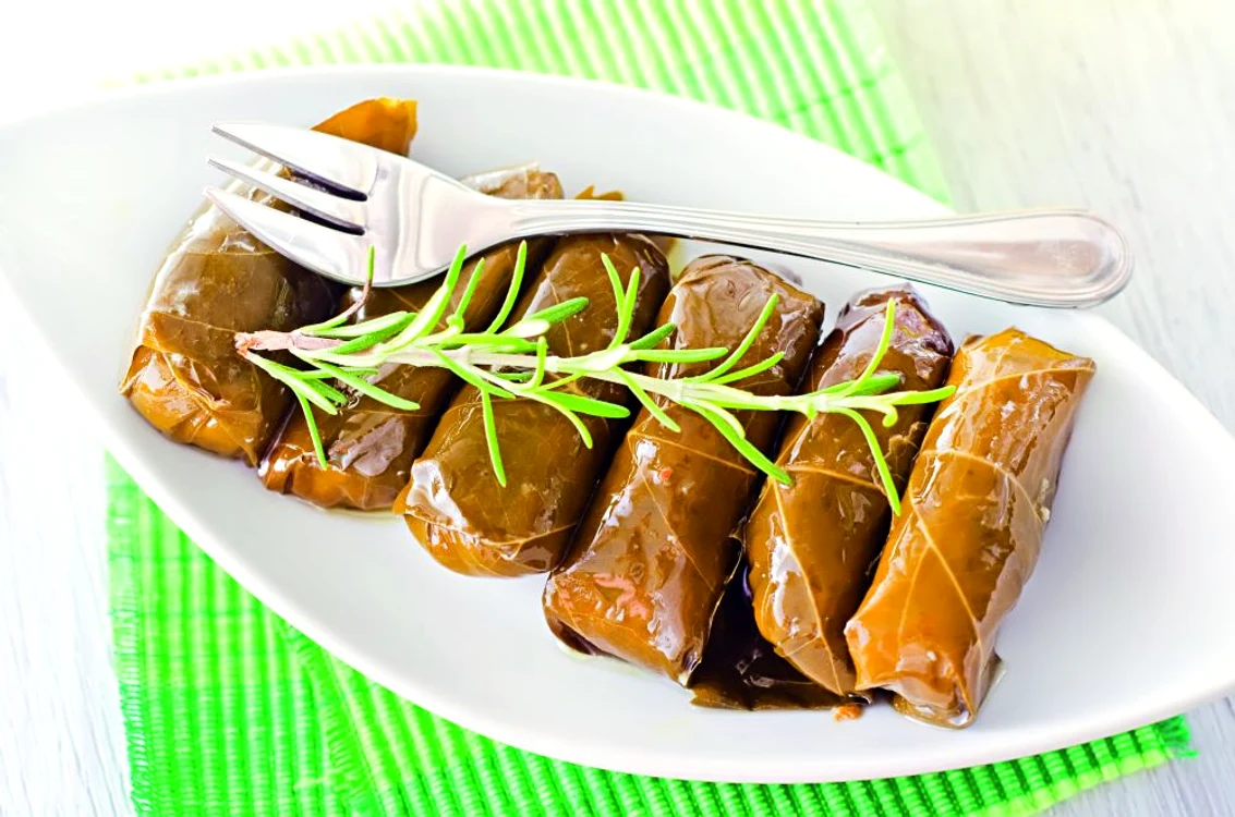 sarmale menta shutterstock 111341537 jpeg