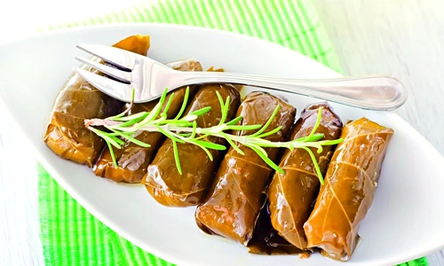 sarmale menta shutterstock 111341537 jpeg