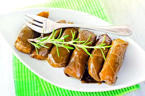 sarmale menta shutterstock 111341537 jpeg