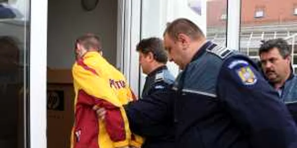 Tânărul au fost reţinut de poliţişti. Foto arhivă