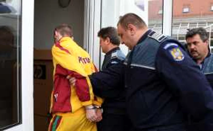 Tânărul au fost reţinut de poliţişti. Foto arhivă