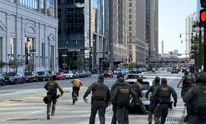 agenti ICE vs biciclist jpg