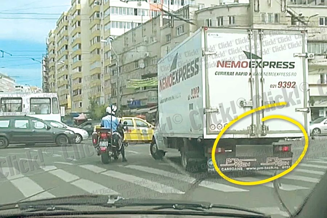 Săptămâna trecută, 71 de  şoferi au fost traşi pe  dreapta prin această metodă (Fotografii: click!/brigada rutieră bucureşti)