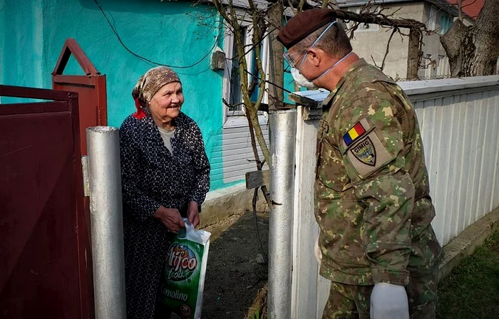 Armata are grijă de bătrânii din zonele aflate în carantină