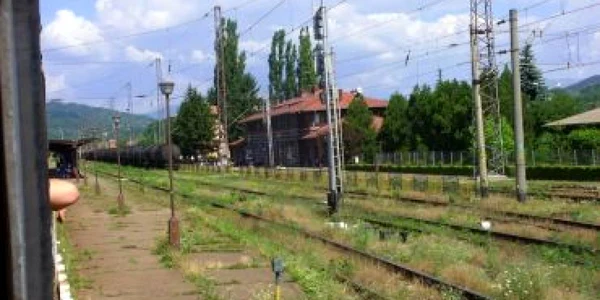 CFR scoate la licitaţie spaţiile din 13 gări