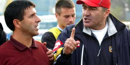 Pârvulescu (stânga) şi Grigoraş, la acel meci