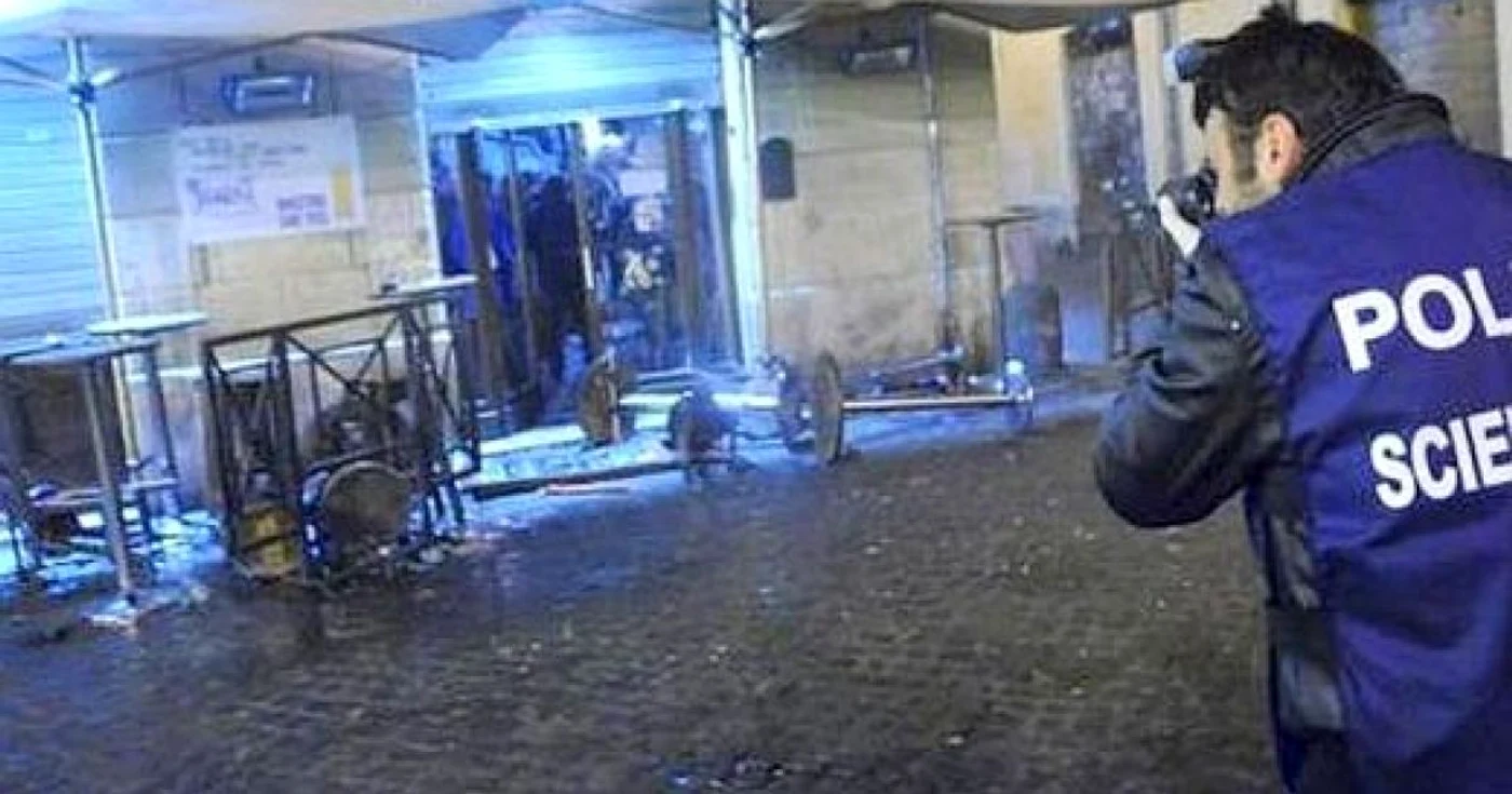 Barul devastat la Roma de suporterii lui Lazio, care i-au atacat pe cei ai lui Tottenham. FOTO: REUTERS