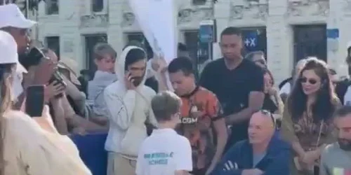 Luca Protopopescu, în vârstă de doar 9 ani, stabilit în Marsilia, a participat recent la 12 partide simultane de şah  video X mp4 thumbnail png