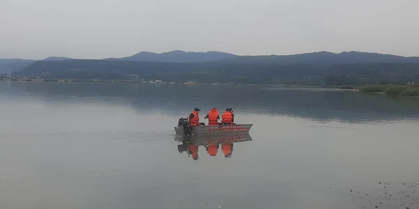 Tânăr IT-ist dat dispărut în Râmnicu Vâlcea căutat pe Olt cu bărcile cu sonar Foto ISU Vâlcea jpeg