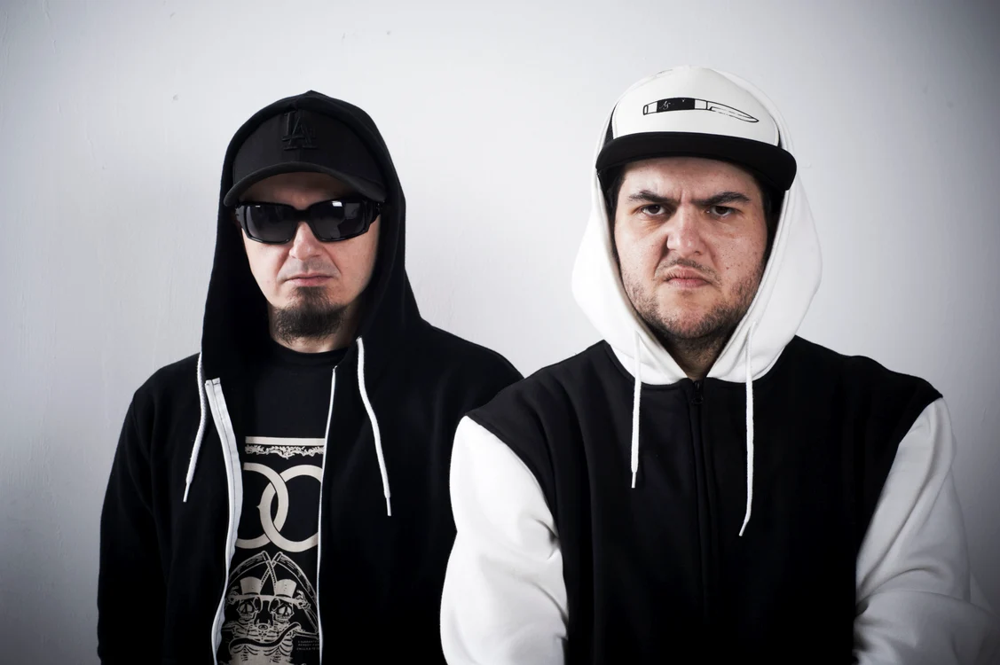 George Andreescu alia Gojira și colegul său cu nume de scenă Planet H2