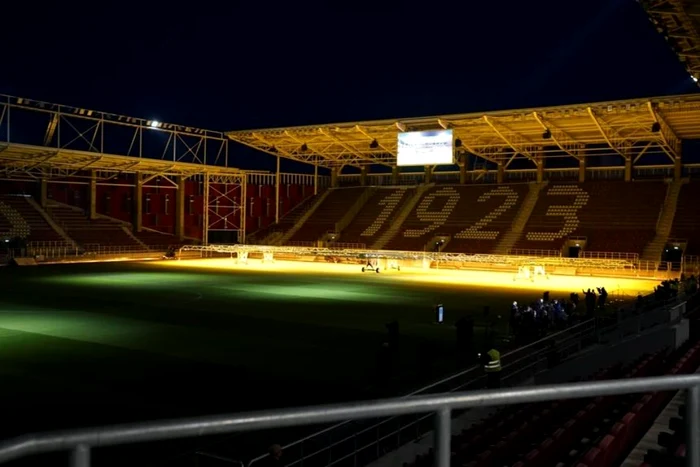 Stadionul Giuleşti este prevăzut cu pistă de atletism, antrenament şi spaţii de cazare pentru sportivi. Foto: News.ro