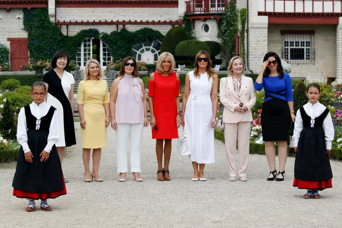 Brigitte Macron a fost gazda perfectă pentru soțiile liderilor prezenți la Summit-ul G7 de la Biarritz