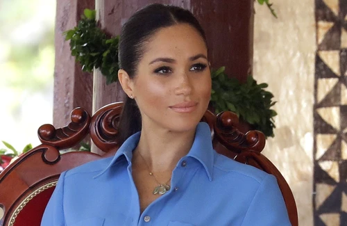Meghan apreciază şi bijuteriile mai fine, cum ar fi o pereche de cercei cu diamande, care au costa doar 400 de euro