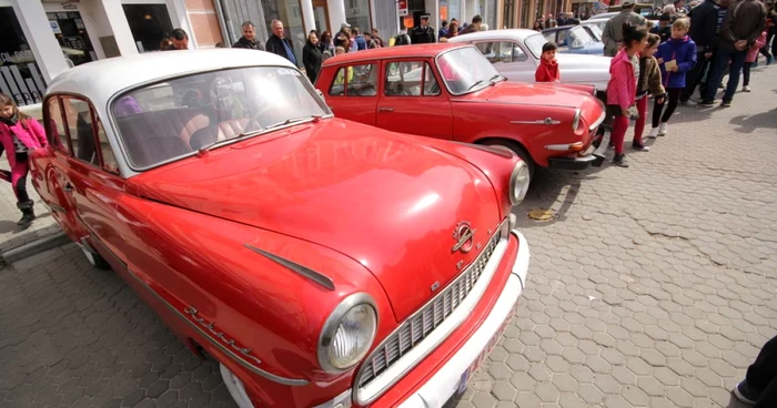 Retro Parada Primaverii in Baia Mare 2015 FOTO:Adevarul