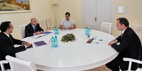 Premierul Vlad Filat este mai optimist decât reprezentanţii FMI