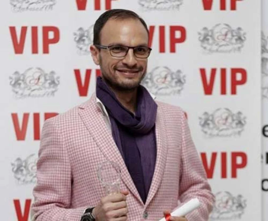 
    Kasem Abu Bakr  