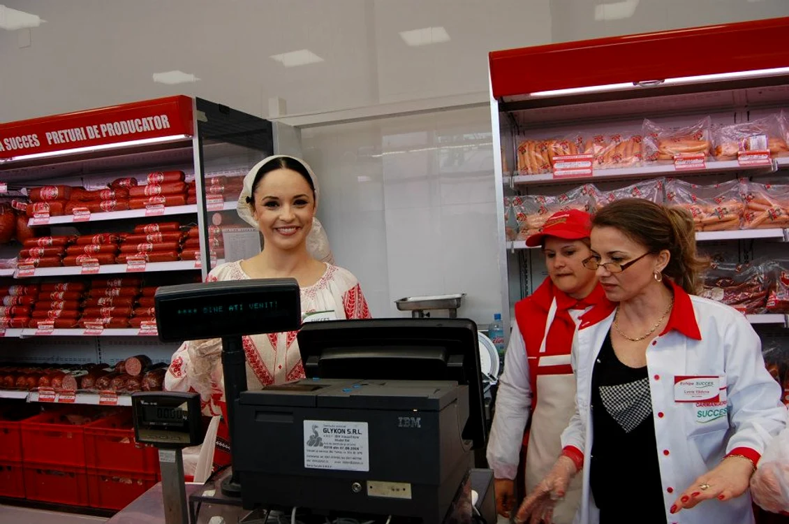 andreea marin vanzatoare de mezeluri