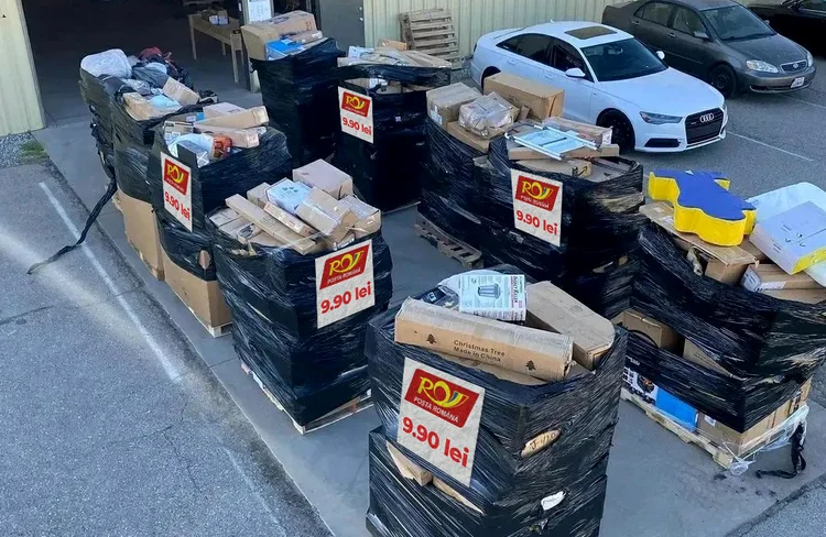 Oamenii sunt îndemnați să cumpere colete nerevendicate FOTO Facebook Poșta-distribuția coletelor