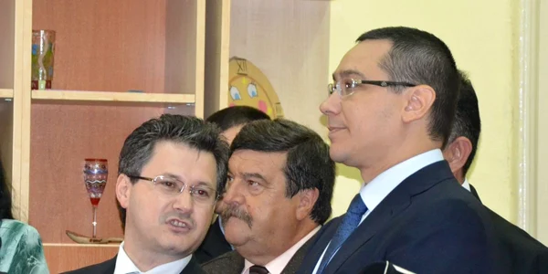 Ponta împreună cu Mihnea Costoiu