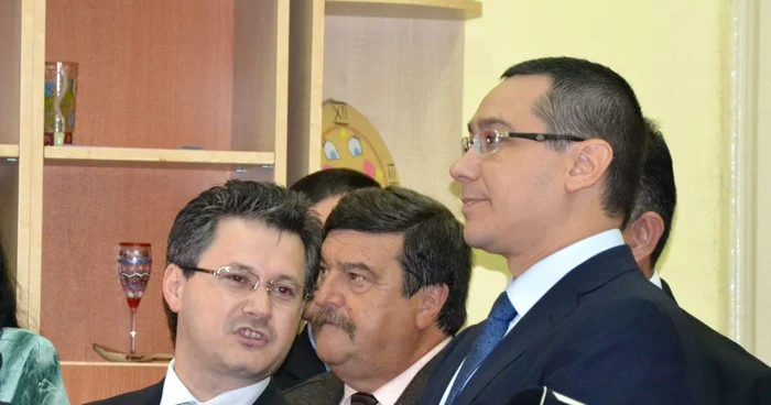 Ponta împreună cu Mihnea Costoiu